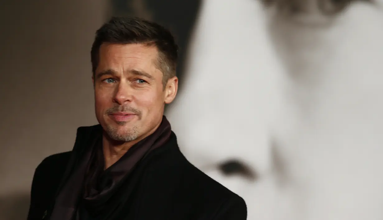 Brad Pitt tidak bisa merayakan Thanksgiving dengan keenam anaknya, ia memutuskan untuk pergi berlibur bersama temannya dan menyewa hotel mewah di kawasan Pulau Turks dan Caicos. (AFP/Bintang.com)