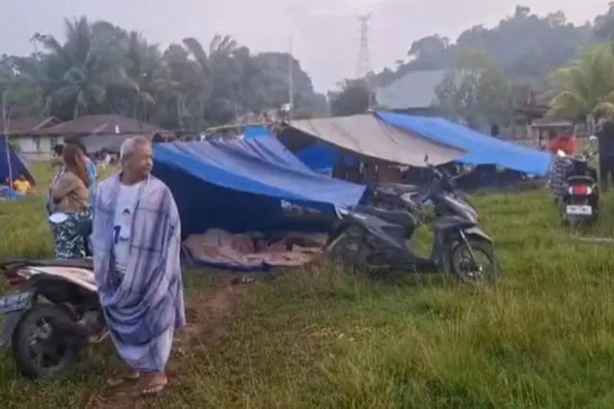 Gibran Tinjau Korban Gempa Poso, Sampaikan Pesan Presiden Prabowo