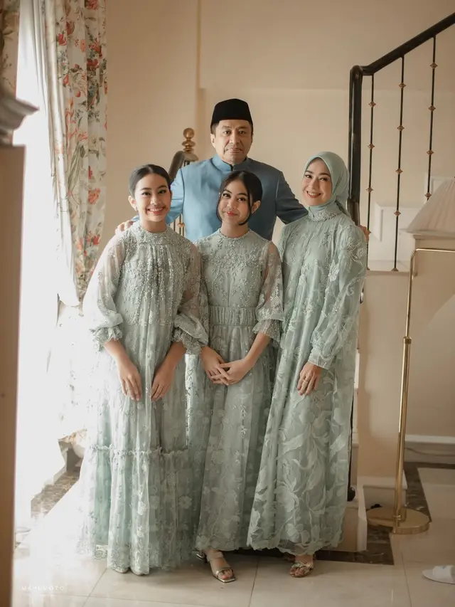 Cantiknya Namira Adjani, Putri Alya Rohali dalam Balutan Dress Lace Hijau Pastel Berpayet Pink di Pengajian Pranikah