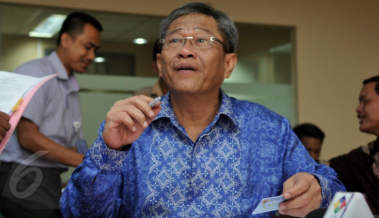 Mantan Direktur Usaha Mikro Kecil dan Menengah (UMKM) PT BRI Tbk,  Djarot Kusumayakti memberikan keterangan pers di Jakarta, Senin (8/6/2015). Djarot resmi didapuk menggantikan Lenny Sugihat sebagai Dirut Perum Bulog. (Liputan6.com/Johan Tallo)