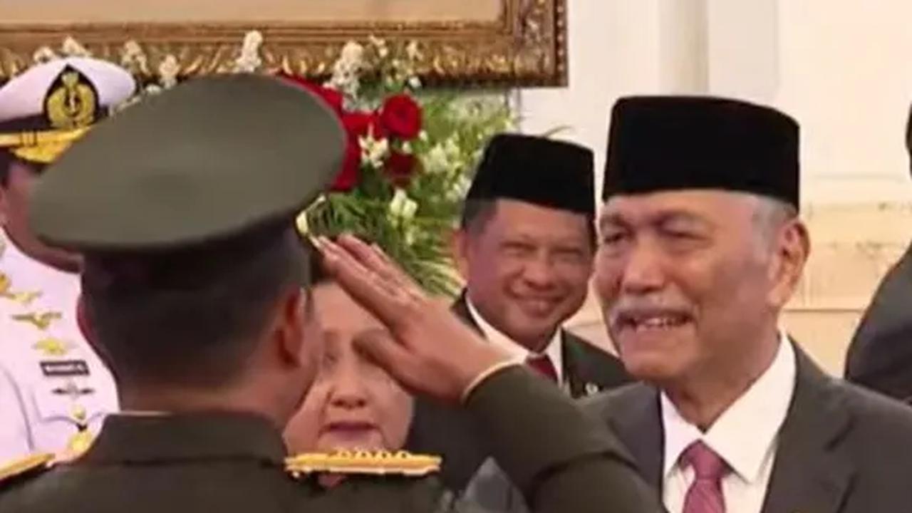 VIDEO: Luhut Hadiri Pelantikan Sang Menantu Letjen TNI Maruli Jadi Kasad