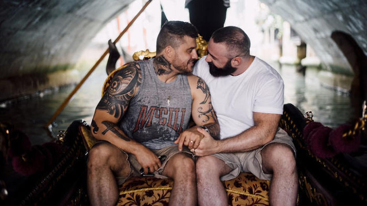 Romantis,Pertunangan Pasangan Gay di Venesia
