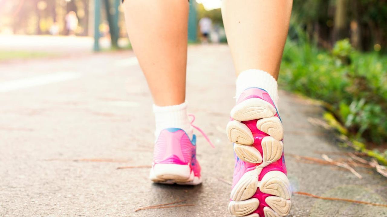 4 Kesalahan saat Berjalan yang Bisa Sebabkan Rasa Sakit dan Berujung Beban Berlebih