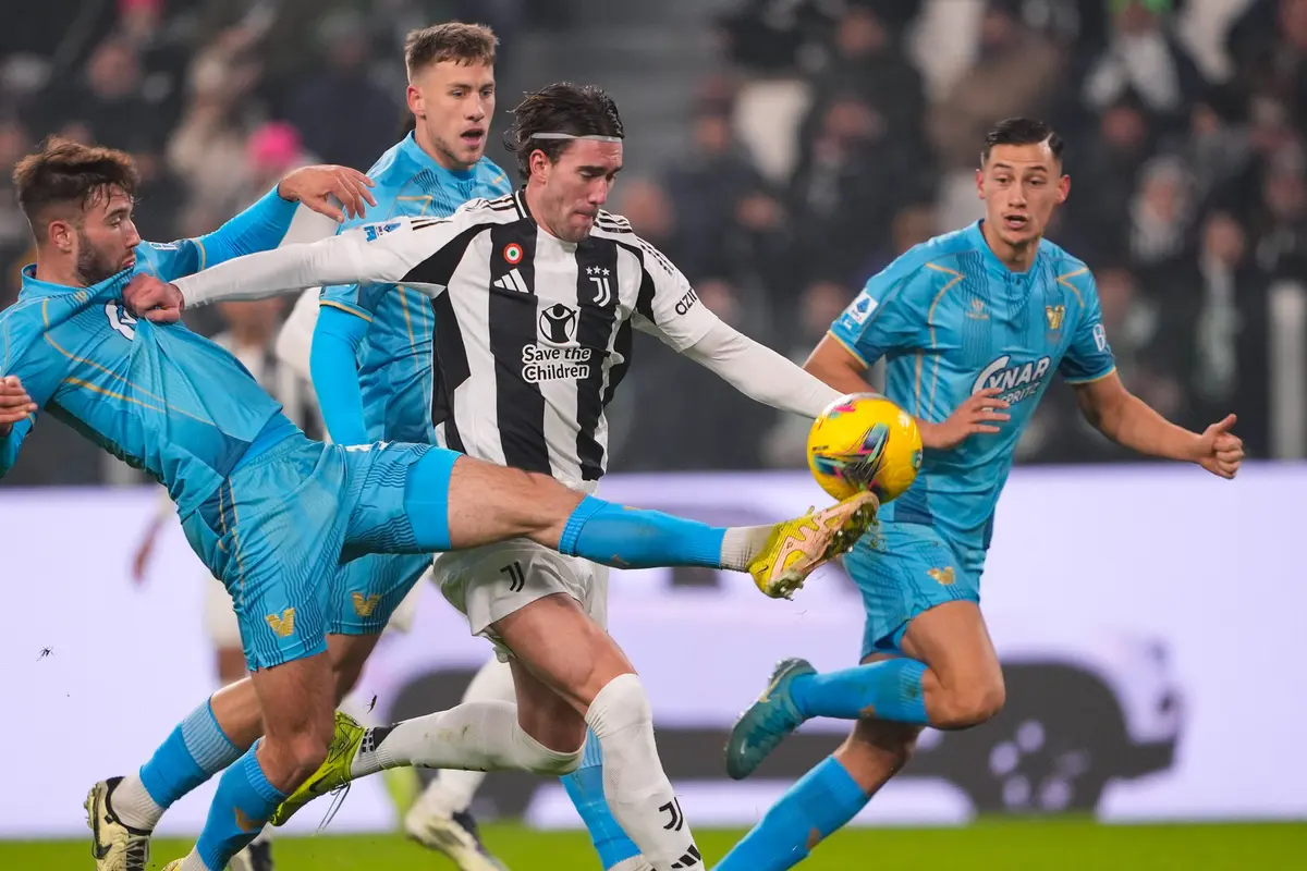 Foto: Jay Idzes Cetak Gol Perdana di Serie A, Juventus Dipaksa Imbang Venezia