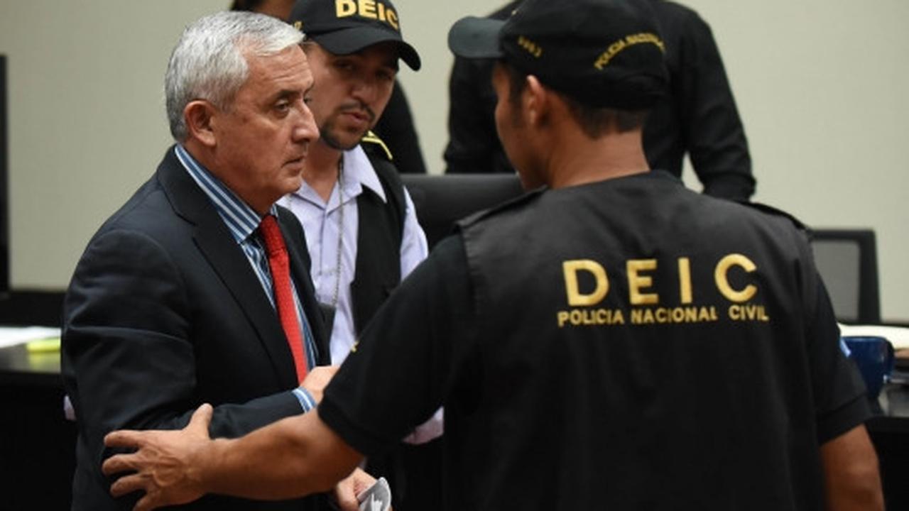 Terbukti korupsi, warga Guatemala hadang mobil Presiden Molina