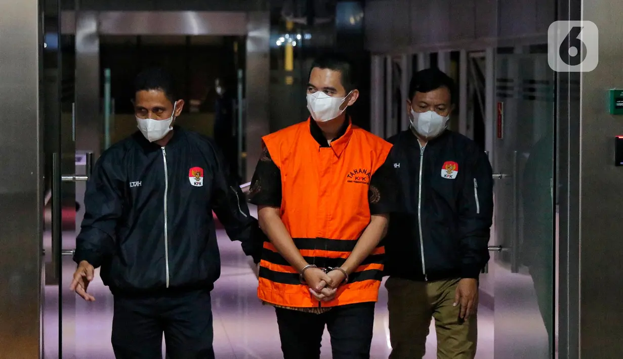 Dia turut ditampilkan KPK dalam konferensi pers malam ini. (Liputan6.com/Angga Yuniar)