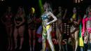 Kontestan transgender, Paula Oliveira dari negara bagian Amazonas menjadi juara ketiga kontes Miss Bumbum di Sao Paulo, Brasil, Senin (5/11). Tahun ini, kontes tersebut diikuti 15 kontestan yang bersaing untuk menjadi pemenang. (Miguel SCHINCARIOL/AFP)