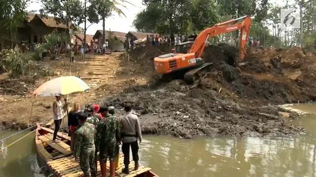VIDEO: Citarum Mengering, Petugas Lakukan Pengerukan