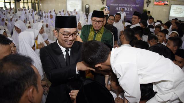 Ridwan Kamil di Masjid Al Muttaqin, Setukpa Lemdiklat Polri, Kota Sukabumi