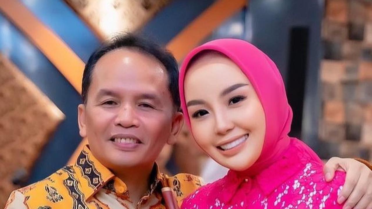 Merayakan Ulang Tahun ke-24, Thisia Halijam, Istri Agustiar Sabran Mantan Suami Ussy Sulistiawaty, Mendapat Kejutan Tengah Malam