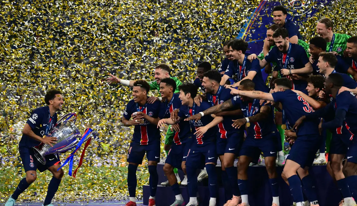 Trofi Liga Champions ini menambah koleksi gelar yang diraih mereka musim ini. (Marco BERTORELLO/AFP)
