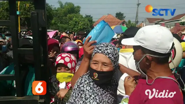 VIDEO: Begini Kondisi Warga dari 14 Desa di Mojokerto Saat Antre Bansos
