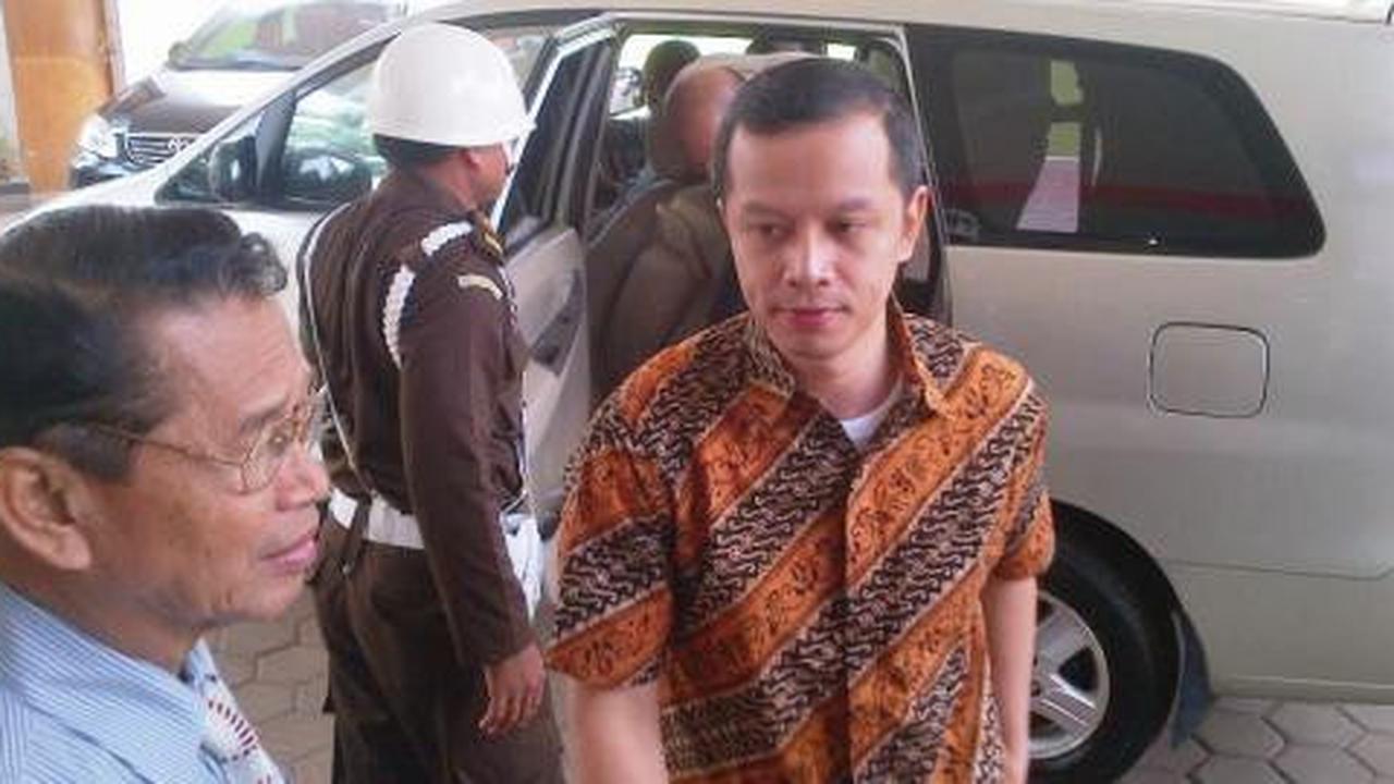 Kemenkeu belum pecat Dhana