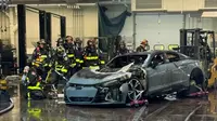 Audi E-Tron GT Terbakar di Dalam Dealer