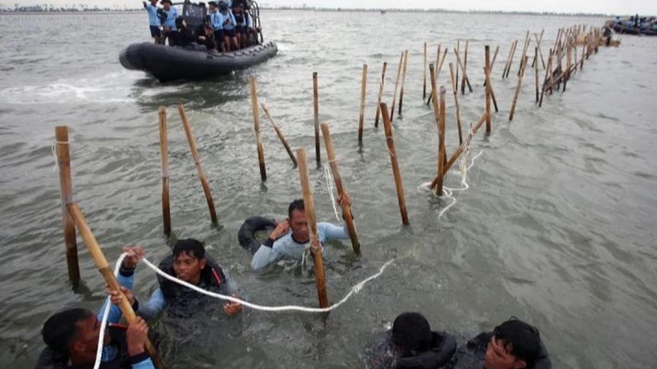 Nelayan Kholid Bongkar Dalang Pagar Laut, Anggota DPR Ini Sebut 'Ngeri Baca Bukunya Logika Penjajah' saat Rapat dengan Menteri KKP