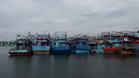Kapal nelayan tengah bersandar di Muara Angke, Jakarta U