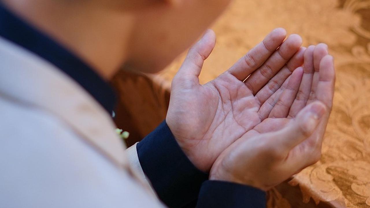 Doa Setelah Sholat dan Artinya, Amalan Sederhana Banyak Pahala