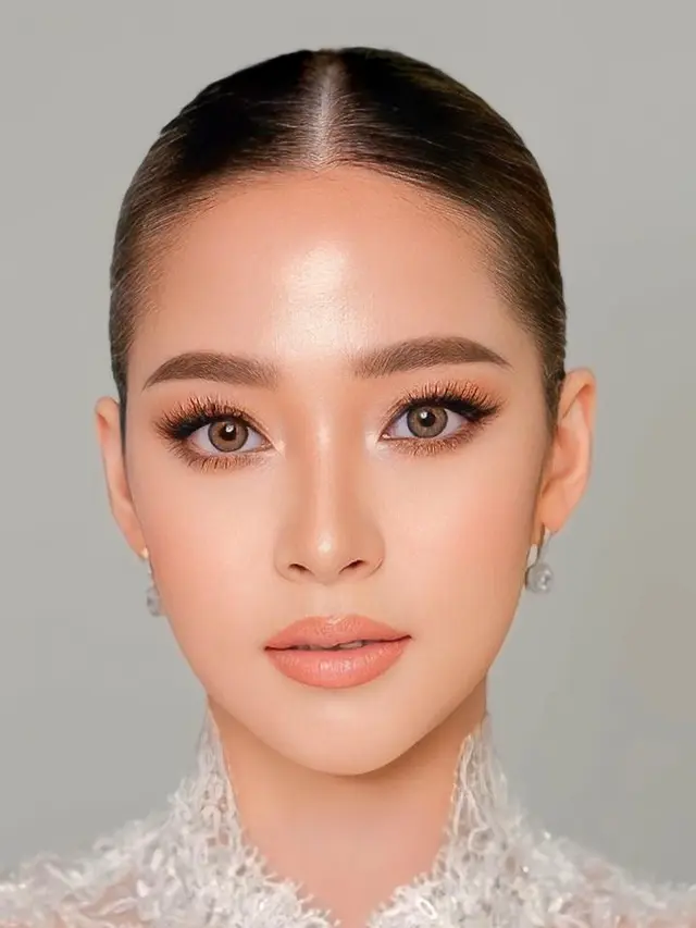 Lip makeup untuk riasan soft classy