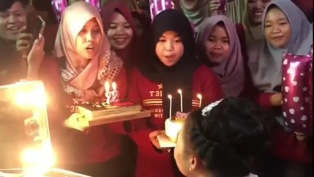 Momen Haru Perayaan Ulang Tahun Aulia D'Academy 4 yang Ke 22