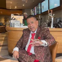 Hubungan Nikita Mirzani dan Hotman Paris memanas setelah sang pengacara merapat ke dr. Richard Lee. Kini, Hotman memblokir akun Instagram Nikita. (Foto: Dok. Instagram @hotmanparisofficial)