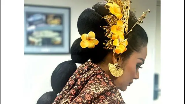 Tampil di Los Angeles, Krisdayanti Berdandan ala Perempuan Bali