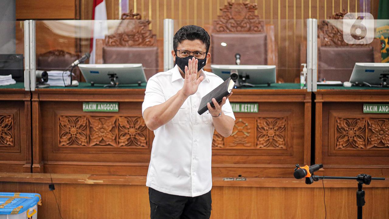 Ferdy Sambo dan Buku Hitamnya di Persidangan Pembunuhan Brigadir J