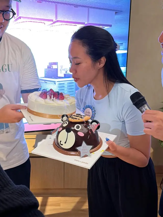 Tampil Bare Face di Ulang Tahun ke-35, Pesona Natural Yura Yunita Tuai Pujian