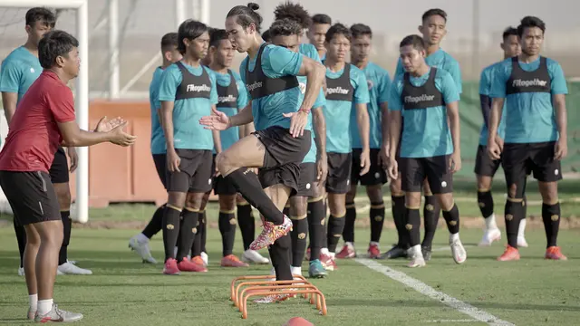 FOTO: Tiba di Dubai, Asnawi dan Egy Langsung Gas Latihan Bersama Timnas Indonesia
