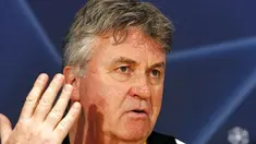 Chelsea's manager Guus Hiddink talks during a press conference for the forthcoming UEFA Champions League Quarter Final 2nd leg match against Liverpool at Stamford Bridge, on April 13, 2009. AFP PHOTO/Glyn Kirk