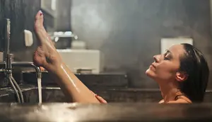 Cold Shower, Ketahui Manfaat Mandi Air Dingin untuk Tubuh