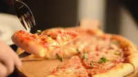 Pizza bisa banget dibuat sendiri/copyright: unsplash/lim lin