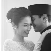 Velove Vexia menikah dengan tampilan sederhana nan memesona (Foto: Instgaram @vaelovexia)