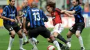 Pria berusia 38 tahun ini memperkuat AC Milan selama 11 musim sejak 2001 hingga 2011. Pirlo mencatatkan 400 penampilan di semua kompetisi dengan mengoleksi 41 gol dan 38 assist. (AFP/Giuseppe Cacace)