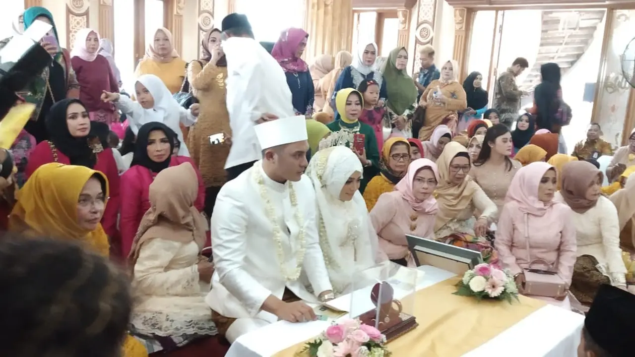 Pernikahan Muzdalifah dan Fadel Islami
