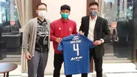 Bek Timnas Indonesia U-19, Bayu Mohamad Fiqri mendapatkan kontrak berdurasi tiga tahun bersama Persib Bandung. (dok. Persib Bandung)