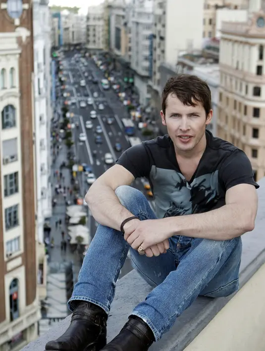 Di dunia nyata, Ed Sheeran memiliki kekasih wanita, bernama Cherry Seaborn. Sementara, James Blunt telah menikah dengan Sofia Wellesley pada 2014 silam. (Bintang/EPA)