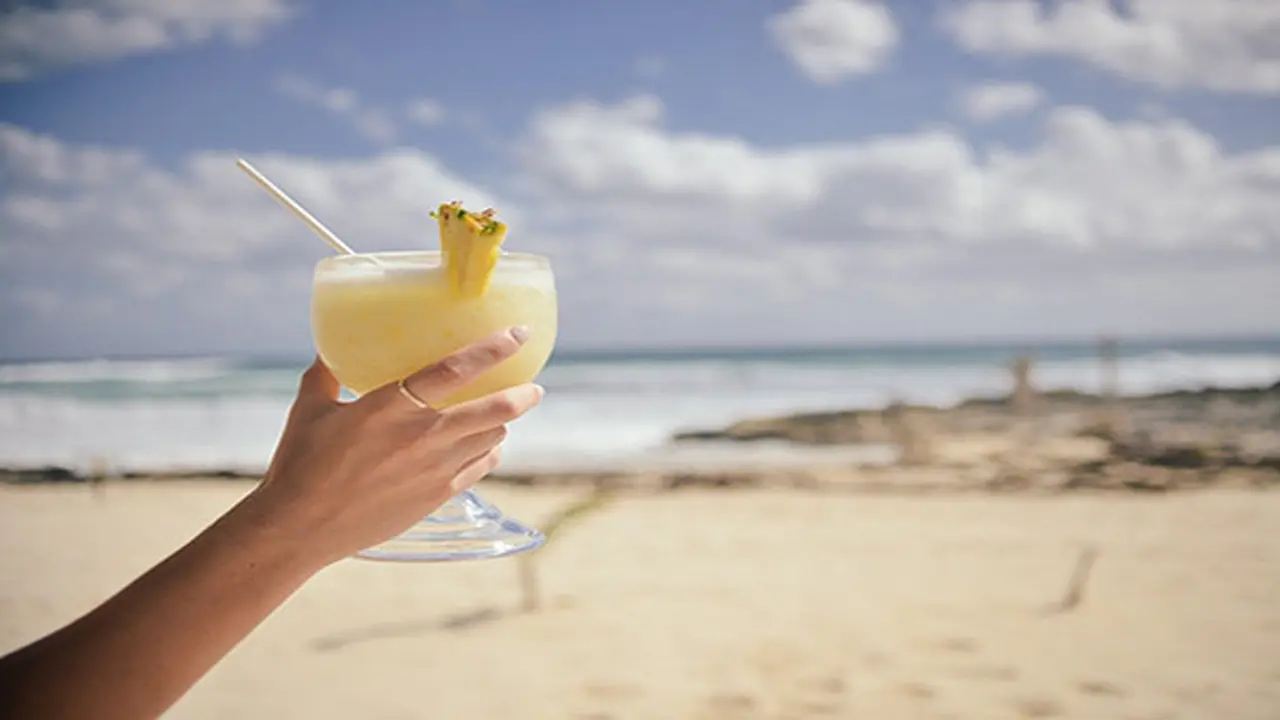 Ilustrasi pineapple smoothie
