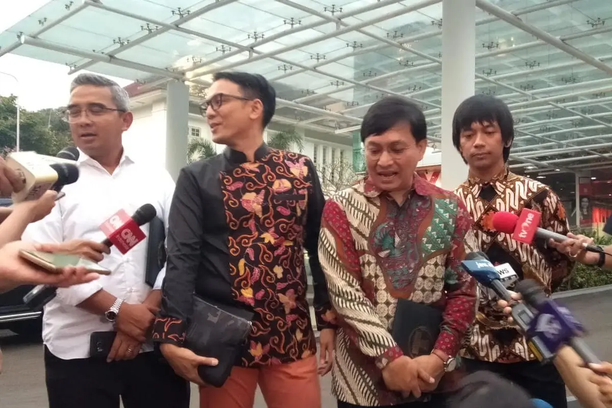 Artis Diundang Jokowi