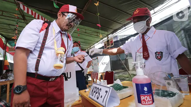 Pilkada Tangerang Selatan, Petugas KPPS Cendana Residence Kenakan Seragam Sekolah