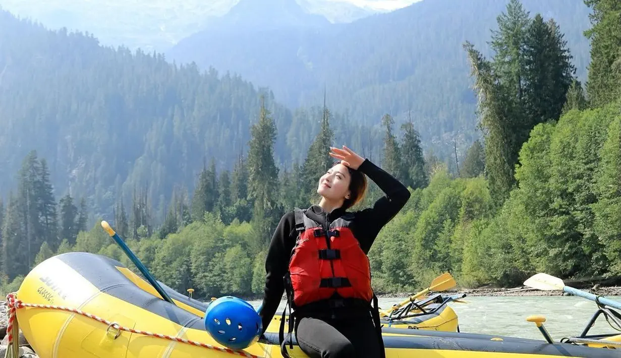 Meski begitu, ia merasa terhibur dan merasa aman mencoba olahraga ekstrem tersebut. [Instagram/natashawilona12]