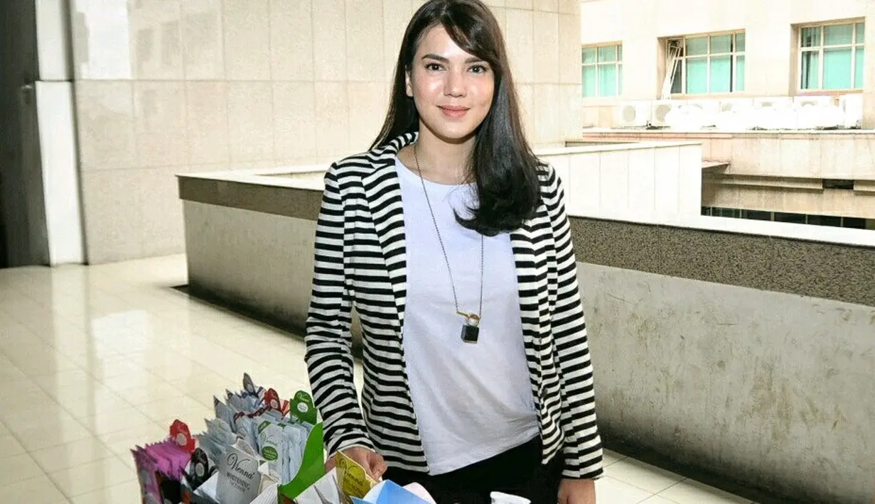 "Hari ini sharing tentang merawat organ intim. Terus pencegahan kanker serviks jadi banyak pengetahuan aja lah. Ini menjadi pembunuh nomor 1 di Indonesia, jadi perlu di edukasi lebih," kata Alice Norin. (Adrian Putra/Bintang.com)