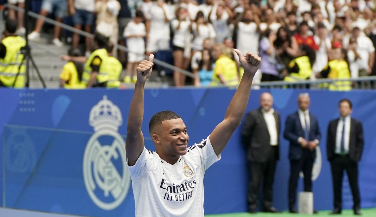 Kylian Mbappe sebelumnya mengungkapkan rasa bahagianya usai dipastikan jadi pemain baru Real Madrid. Ia mengatakan gabung ke Los Blancos merupakan mimpi yang menjadi nyata. (AP Photo/Andrea Comas)