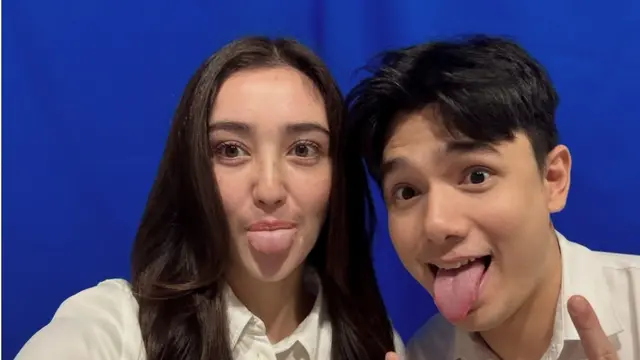 Ranty Maria Foto Latar Biru jelang pernikahan. [@rantymaria]