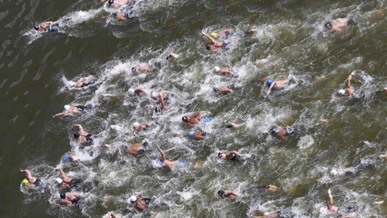 Menyaksikan serunya lomba renang 10 km arungi lautan