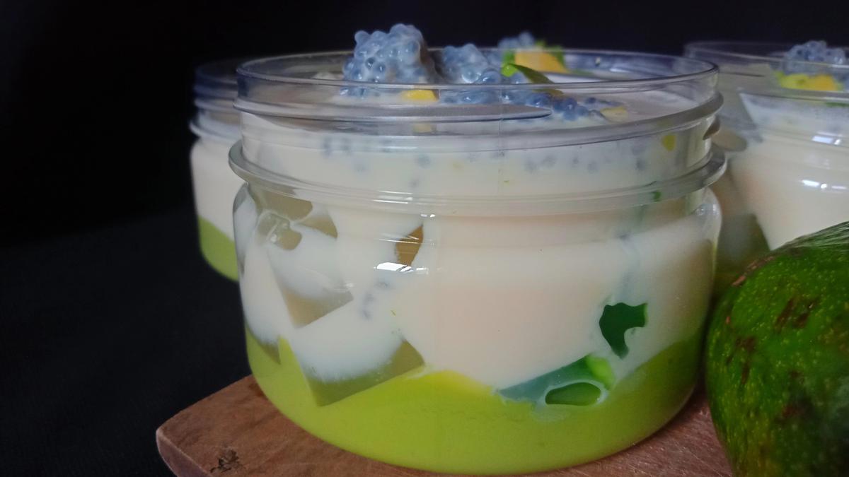 Resep Es Lumut Mangga yang Segar dengan Tampilan Cantik dan Rasa Manis Menyegarkan