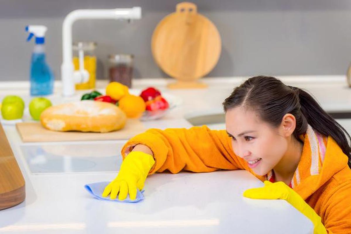 7 Cara Menyimpan Peralatan Dapur agar Lemari Tetap Rapi dan Tidak Lengket