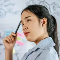 Pahami pentingnya EQ dalam hidup sehari-hari. (foto/dok: freepik/jcomp)