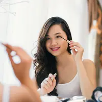 (c) Shutterstock