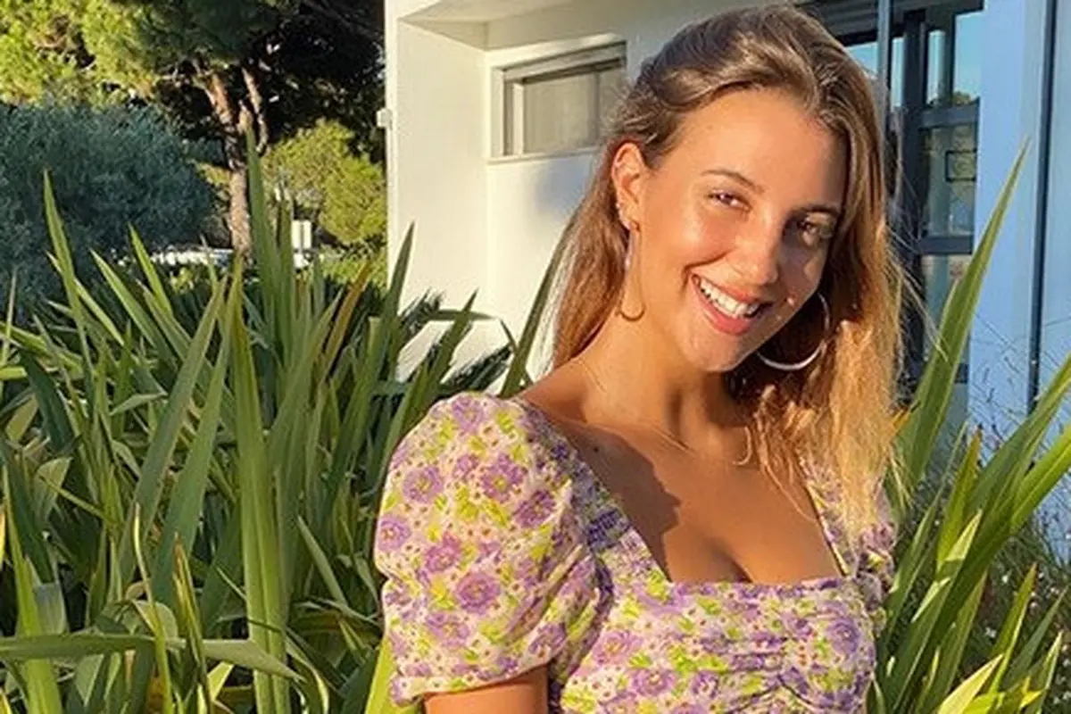 Mengenal April Ivy, WAGs Teranyar di Liga Inggris