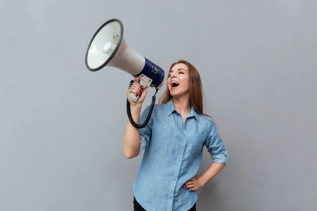 Tips Mudah Melatih Public Speaking Agar Lancar Berbicara di Depan Umum